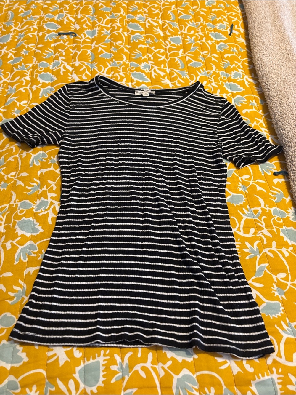 Zenana Outfitters Striped Black and White Ribbed T Shirt Short Sleeve